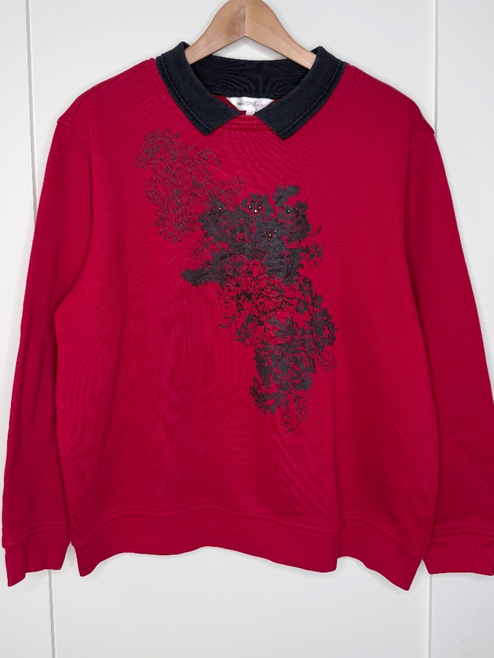 Northern Reflections Collared Sweatshirt with Embellished Floral Graphic in Red